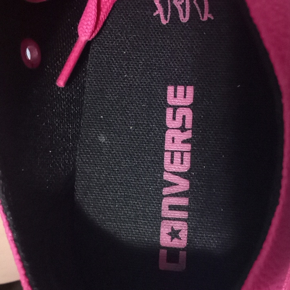 Low Top Converse - Picture 6 of 6